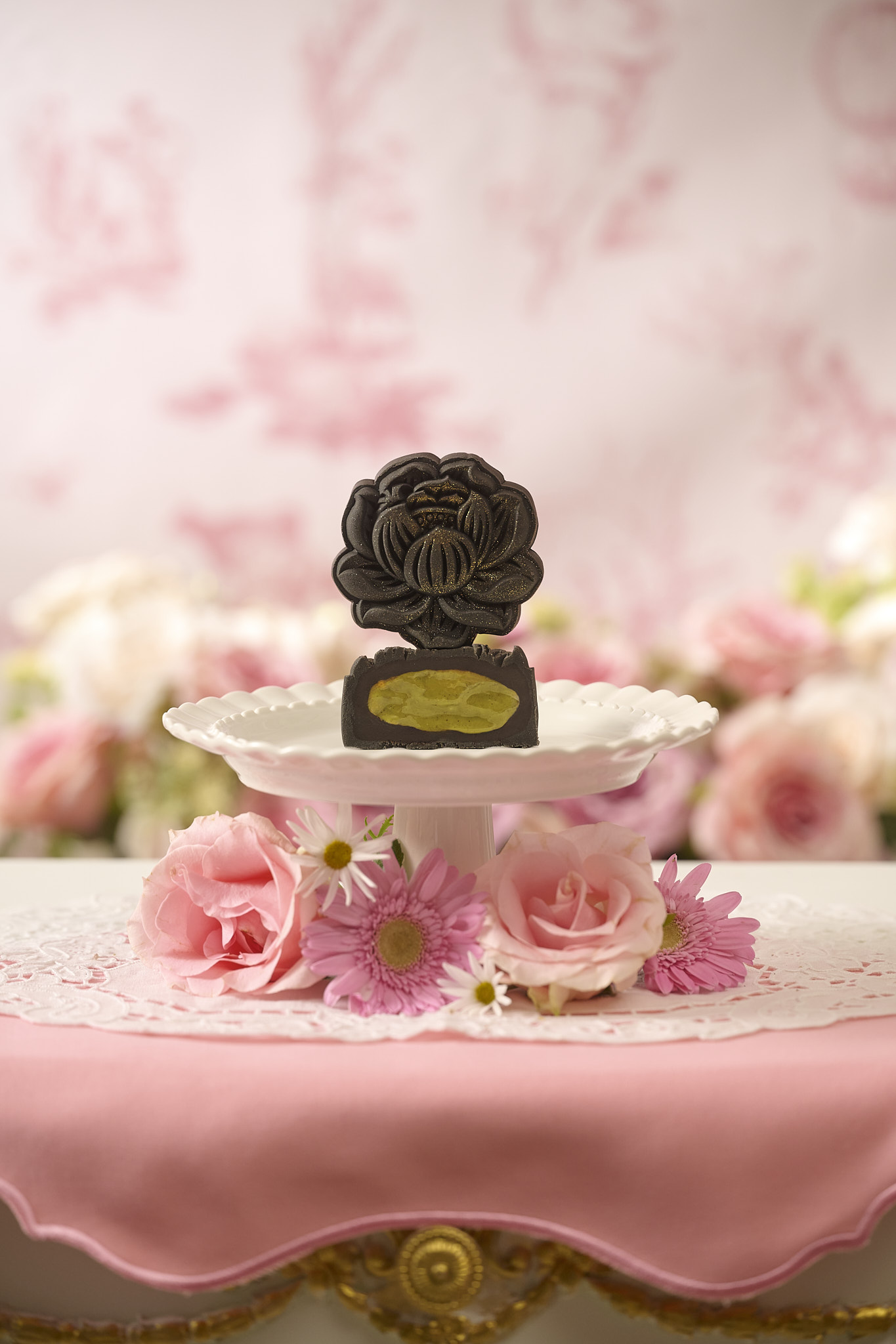 Chocolate Lotus with Pistachio Crunch