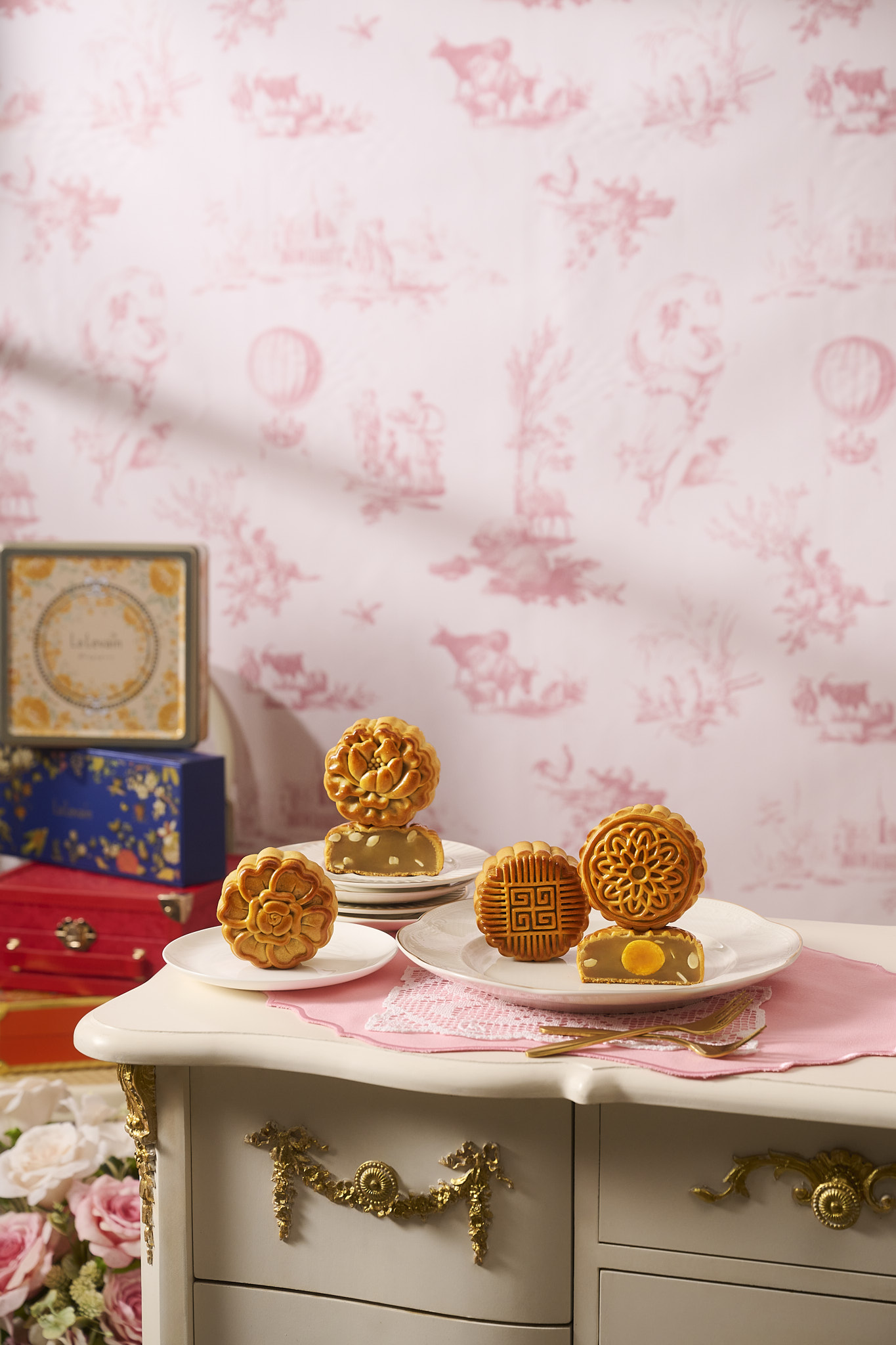 The Traditional Cantonese mooncake range