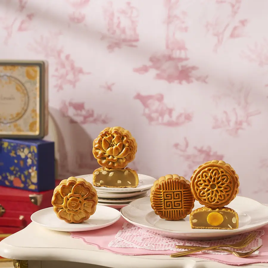 The Traditional Cantonese mooncake range