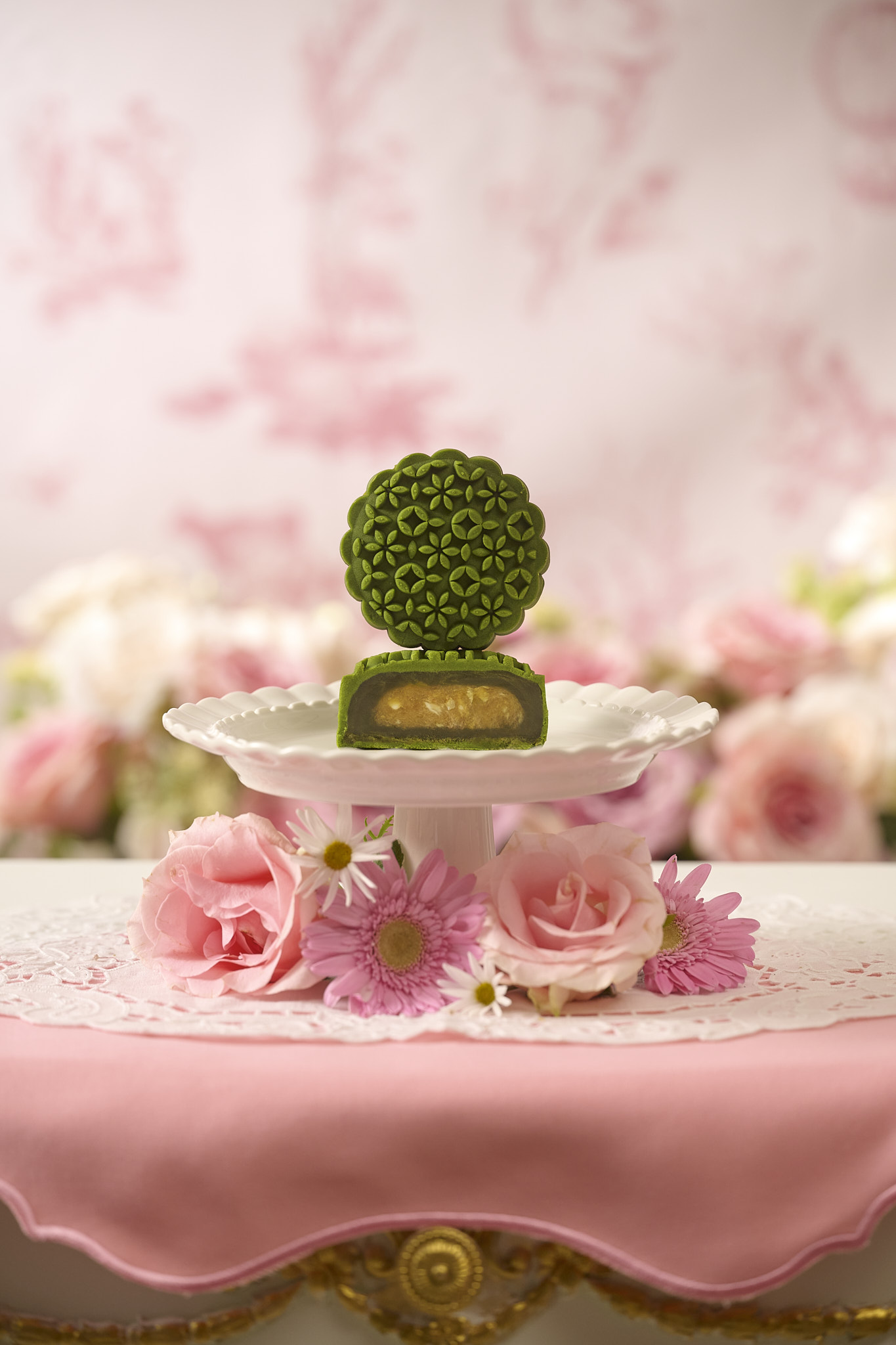 Uji Matcha White Lotus with Valrhona Yuzu Chocolate